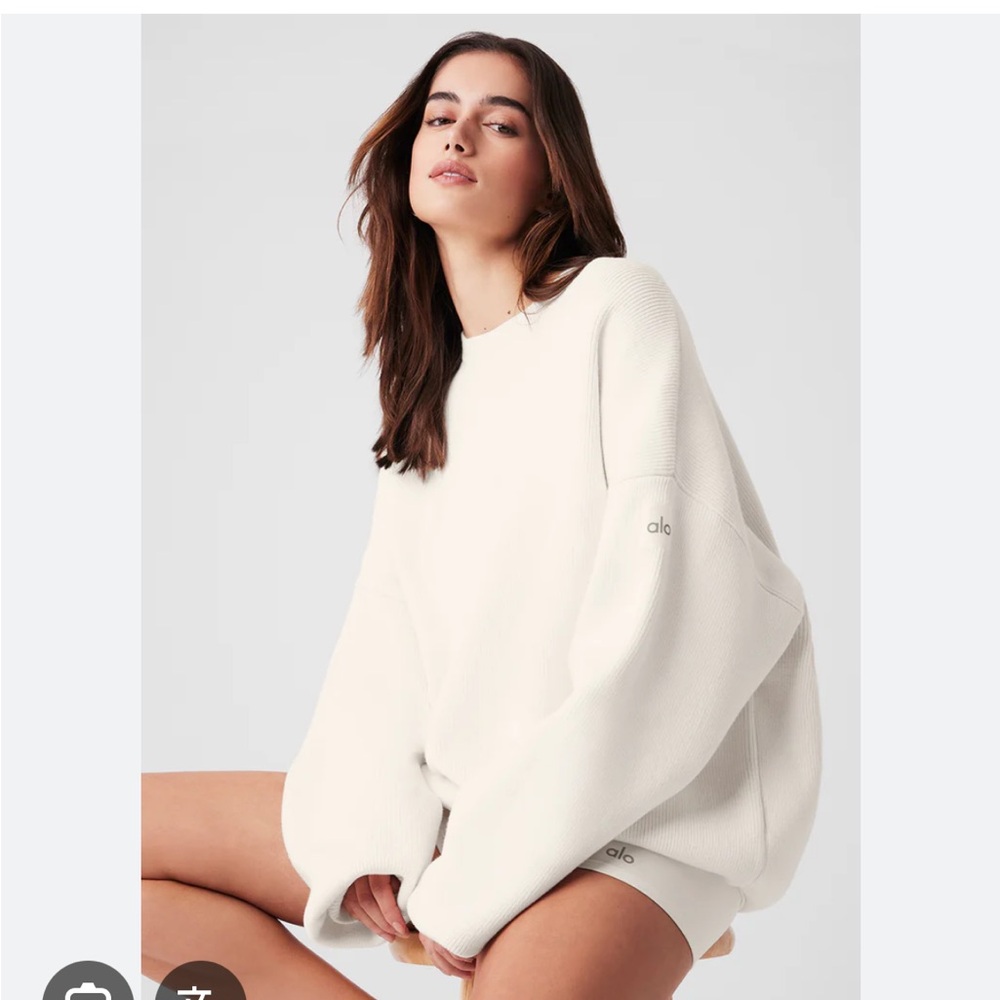 ALO Yoga Women's Cream Crew Neck Sweater